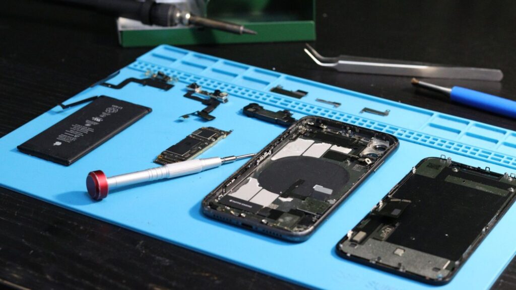 Huawei phone screen and battery replacement