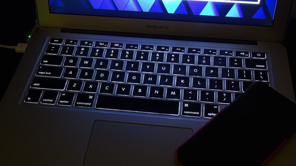 Apple MacBook Air 15" M3 - Didelis ekranas, maksimalus mobilumas